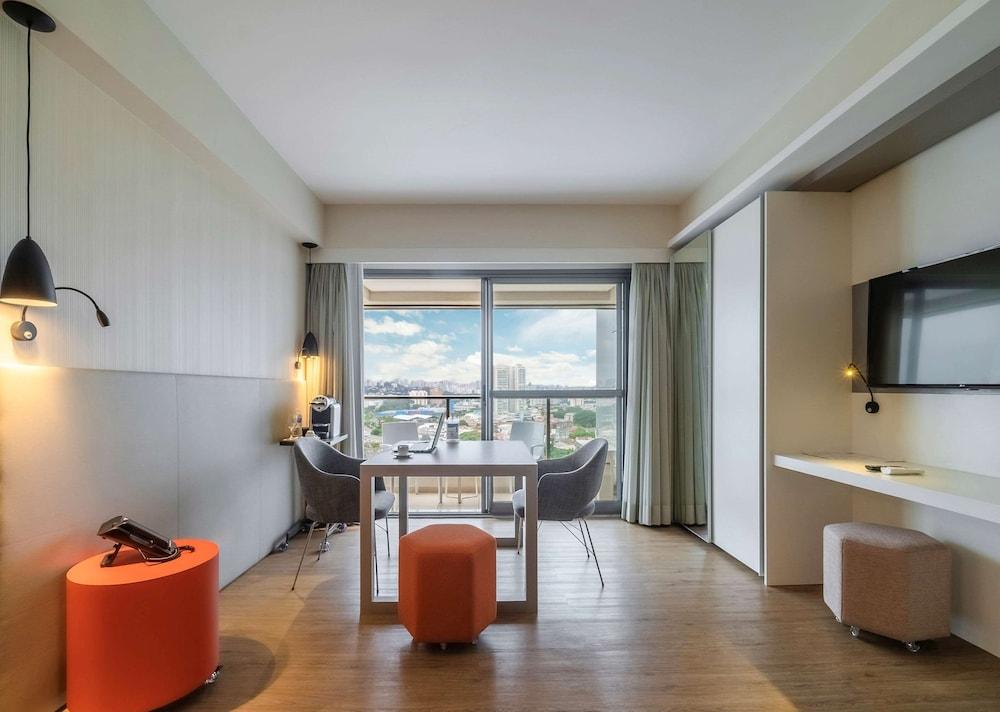 Mercure Nacoes Unidas Hotel